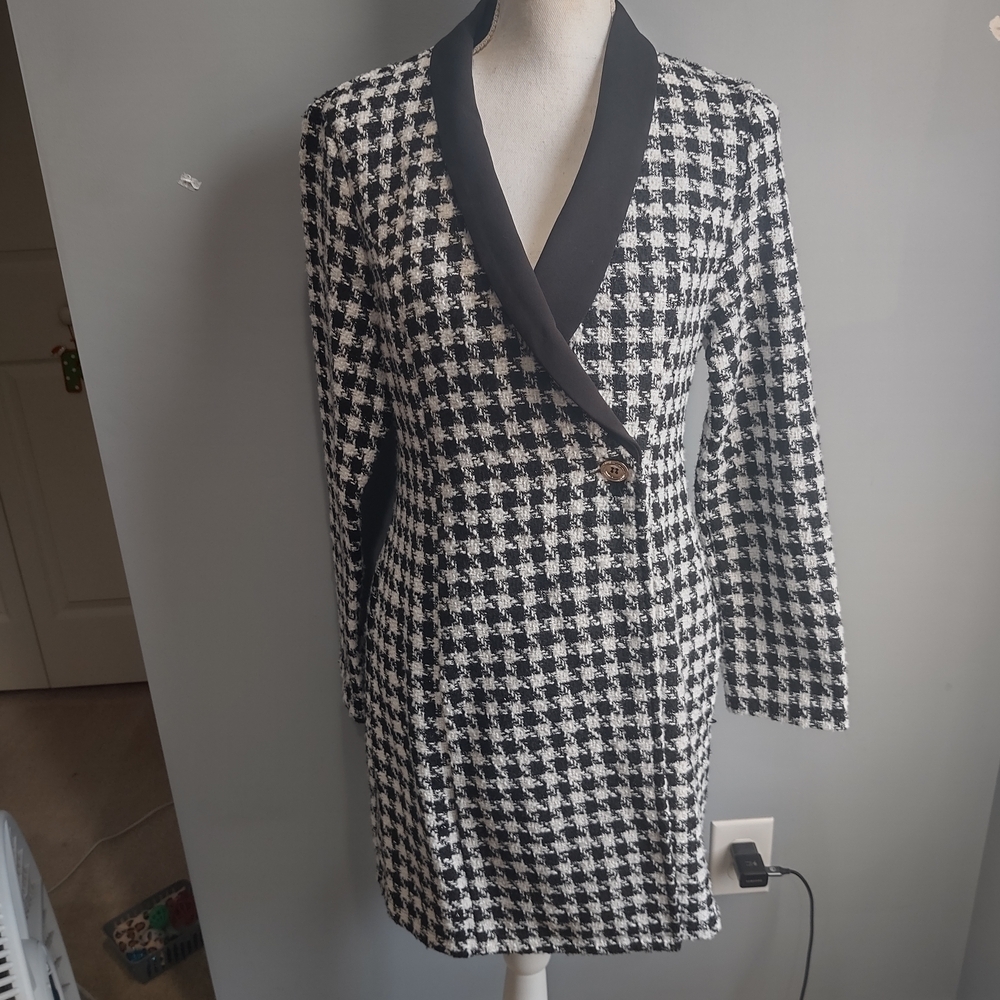 SHEIN houndstooth long blazer - image 1